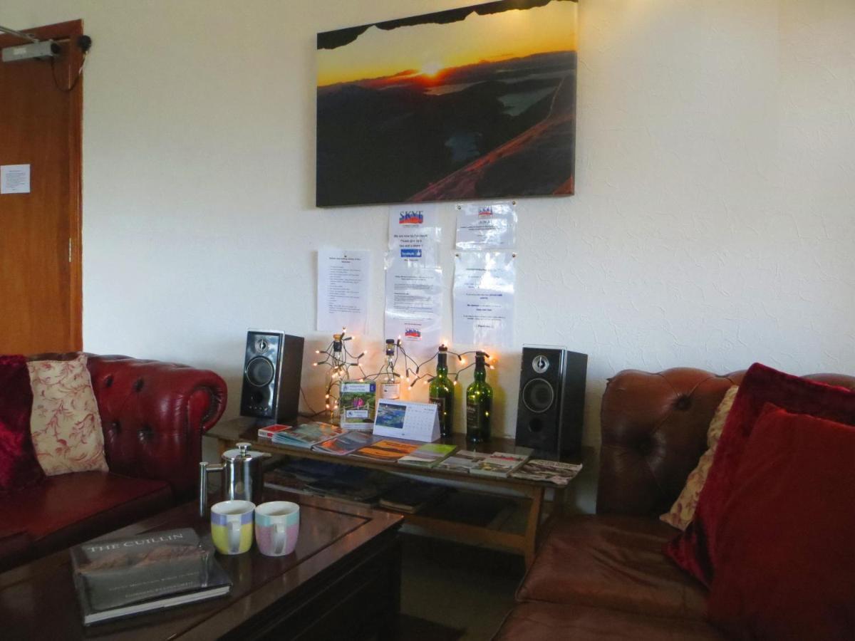Skye Basecamp Hostel, Broadford Bay, Isle Of Skye エクステリア 写真